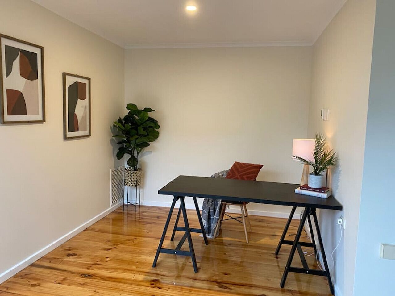 BerwickHills Stylish 3 BdrmHome *Free Wifi*NetFlix — image 12