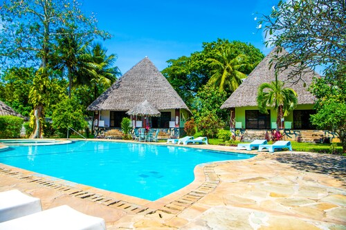 Oasis Villas- Diani Beach -5 mins walk to the Beach!