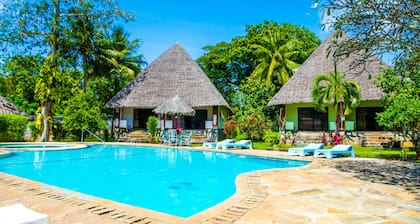Oasis Villas- Diani Beach -5 mins walk to the Beach!