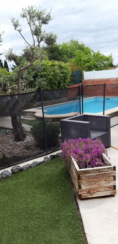 Agrèable villa ,avec piscine privée, à 15 minutes des plages.