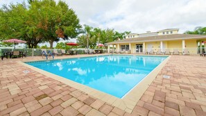 Pool - Ready for Disney! Stylish Home 9 miles from Parks! (Davenport)