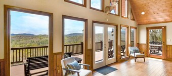 !!SUMMER SPECIAL!! Layered Mtn Views! Sleep 13! 5000 sq ft! 5min to Blue Ridge!