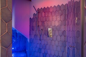 Shower, toilet paper - Spirit of Sardinia - your Luxury stay with pool (Porto Cervo)