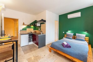 1 室のベッドルーム、WiFi、ベッドシーツ