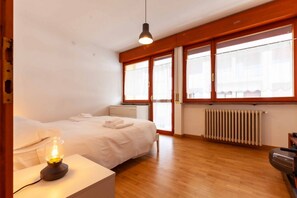 2 Schlafzimmer, Bügeleisen/Bügelbrett, kostenloses WLAN, Bettwäsche