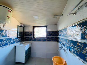 Ducha, artículos de higiene personal ecológicos, toallas y jabón