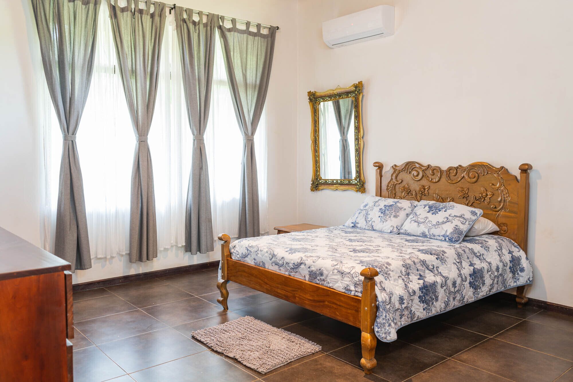 2 bedrooms, desk, free WiFi, bed sheets