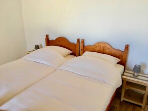 1 bedroom, iron/ironing board, free WiFi, bed sheets - Vacation home with fantastic sea views and whirlpool (Pedreira, Nordeste)