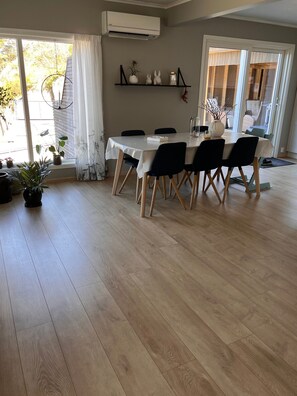 Luokittelematon kuva, 4 kautta 15, painike
