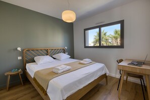 5 bedrooms, desk, free WiFi, bed sheets