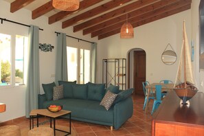 Smart TV, books - Charming Menorcan villa with swimming pool, recently renovated (Cala'n Porter)