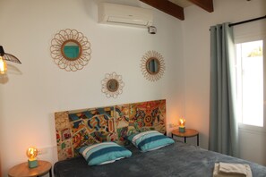 3 bedrooms, in-room safe, iron/ironing board, travel cot - Charming Menorcan villa with swimming pool, recently renovated (Cala'n Porter)