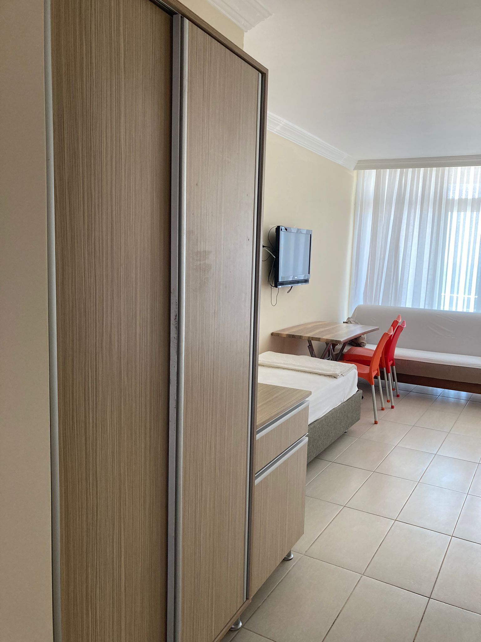 Basic Apartment | Living area