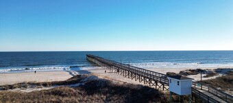 Ocean View Retreat: Cozy Condo with Pool, Bikes & 1 Min to Beach!