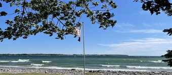 Waterfront Lake Lodge in the Thousand Islands