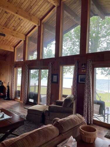 Waterfront Lake Lodge in the Thousand Islands