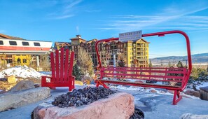 Property grounds - New Listing for 2022/23 Hidden Creek 22B: Overlooks the golf course, Walk to the Cabriolet Lift. (Park City)