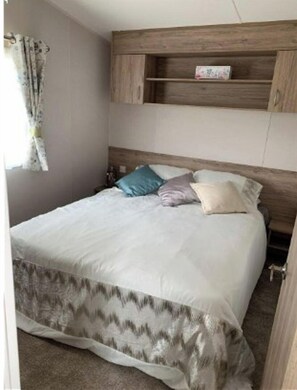 2 bedrooms, iron/ironing board, travel cot, free WiFi