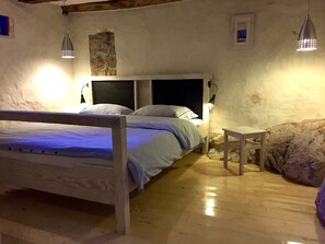 5 bedrooms, iron/ironing board, travel cot, free WiFi