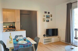 Dining - Cosy apartment in residence with swimming pool (Biscarrosse)