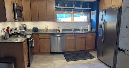 Beautiful Lakehouse getaway. Something for everyone for all seasons