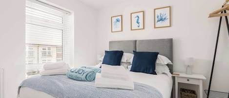 2 habitaciones, tabla de planchar con plancha, wifi y ropa de cama