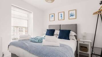 2 bedrooms, iron/ironing board, WiFi, bed sheets