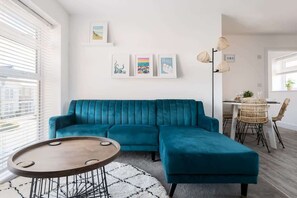 TV, altoparlanti intelligenti, studio