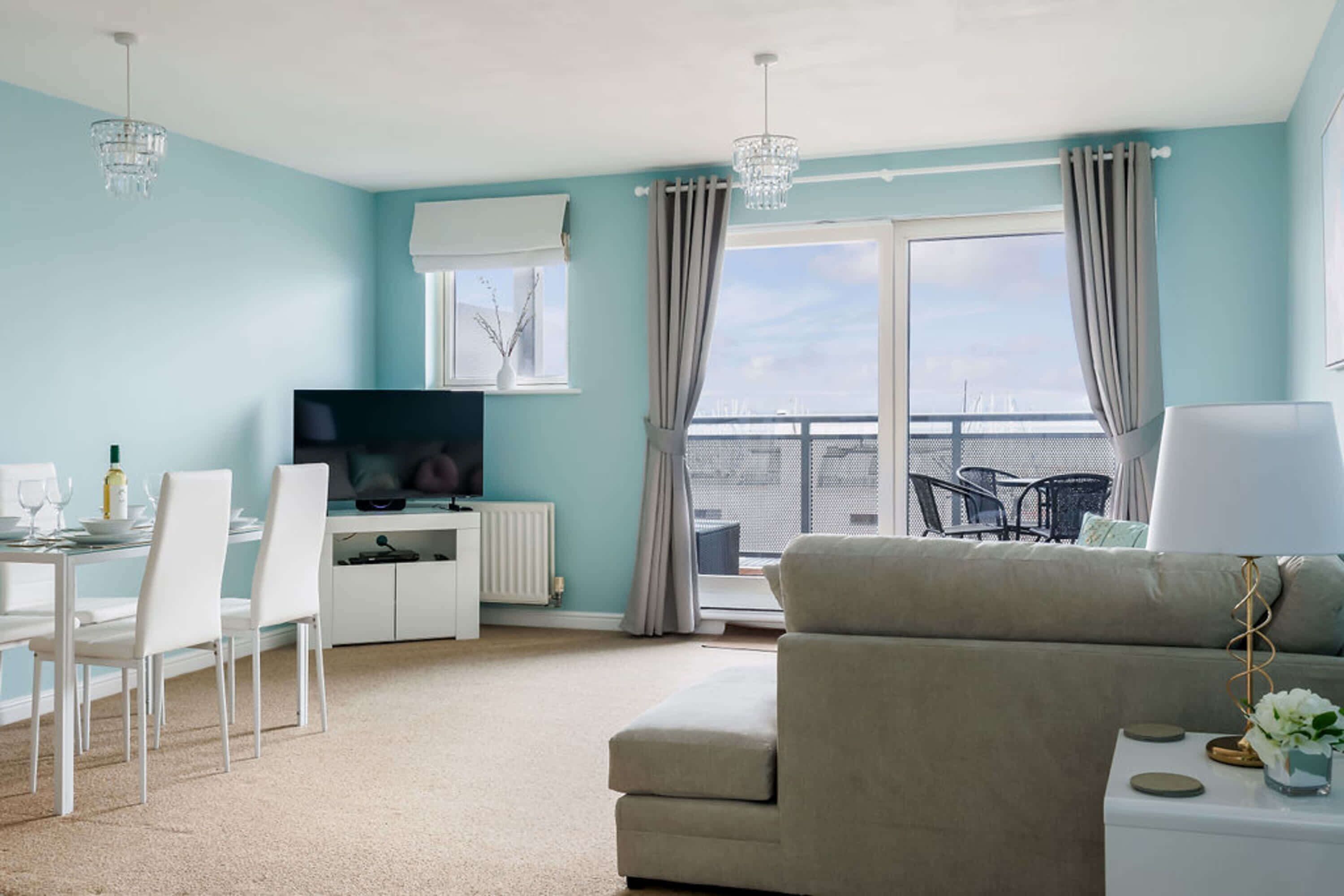 TV, Netflix, streaming services, offices