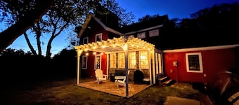 Cape Charles VA retreat with game arcade 👾, fire pit 🔥, Peloton 🚴🏽‍♀️, EV🔋