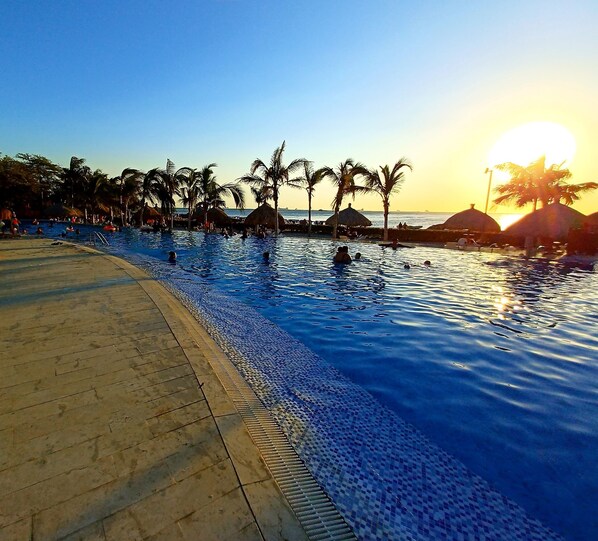 Piscine extérieure, piscine chauffée