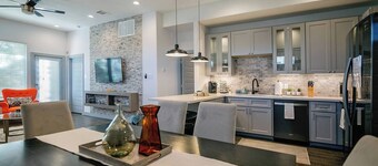 Spacious 8BR/8BA Home • Group Retreat • Houston