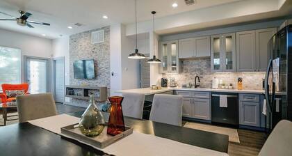 Spacious 8BR/8BA Home • Group Retreat • Houston