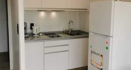 5' from the freeway, ideal for a family break