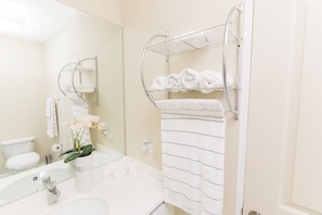 Combined shower/bathtub