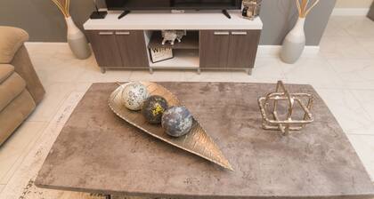 Luxurious 2 bed 2 bath in Kingston city center