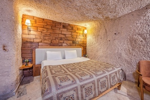 Romantic Double Room | Individually decorated, individually furnished, desk, laptop workspace