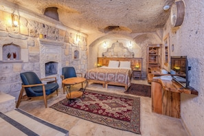 Kamar Double Deluks | Didekorasi berbeda-beda dan dilengkapi dengan perabotan berbeda-beda