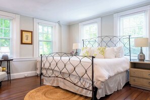 5 bedrooms, iron/ironing board, travel cot, WiFi - Family Getaway Bridal gathering Retreat 13 (Portsmouth)