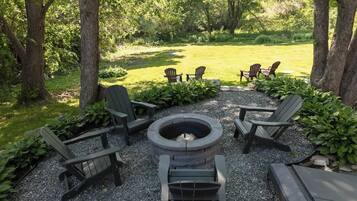 Tina de hidromasaje al aire libre