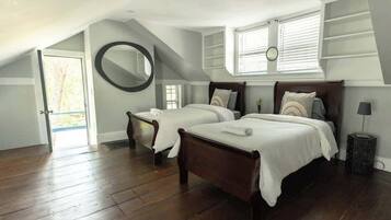 5 habitaciones, tabla de planchar con plancha, cuna de viaje y wifi