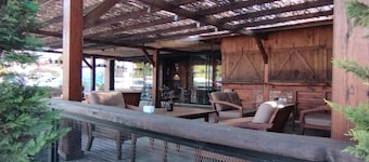 Ceneviz Suit Hotel