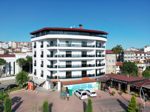 Front of property - Ceneviz Suit Hotel (Akcakoca)