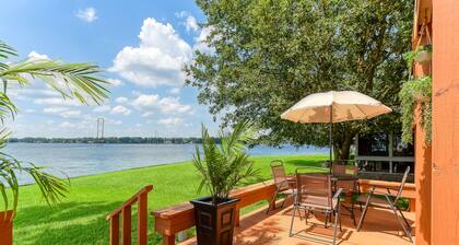 BEAUTIFUL RESORT LAKEHOUSE!