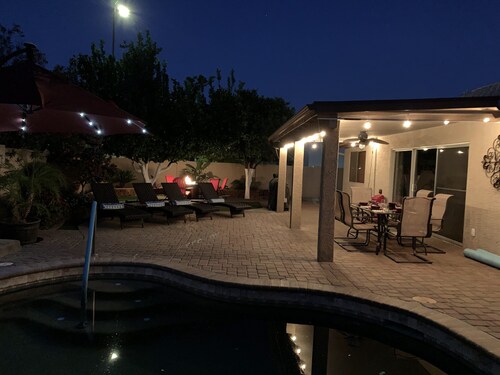 3 King Beds, Heated Pool!! 