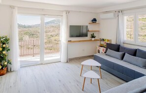 TV, foosball - Stunning home in Klis (Klis)