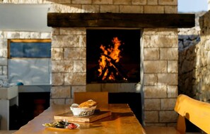 Outdoor dining - Stunning home in Klis (Klis)