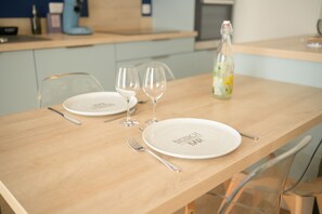 Dining - Le Mont Brenn****: cosy apartment on the banks of the Yonne in Auxerre (Auxerre)