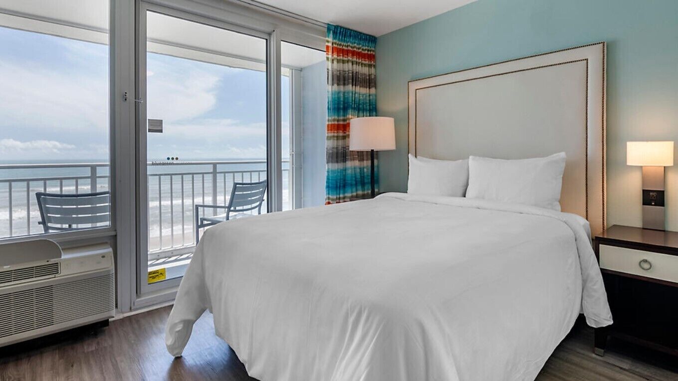 2 bedrooms, in-room safe, iron/ironing board, free WiFi