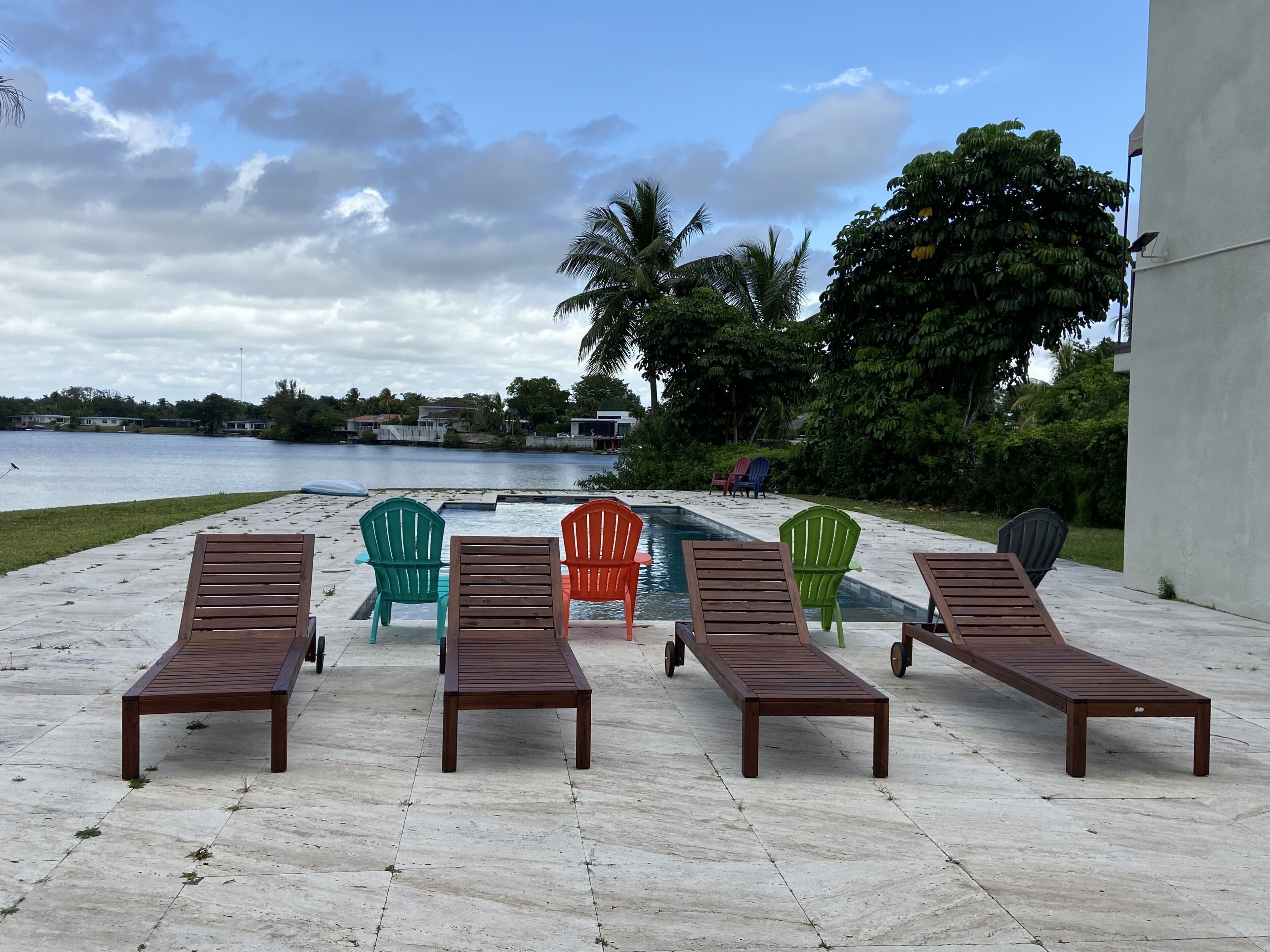 Gorgeous Lakefront Villa w/ Pool & water sports